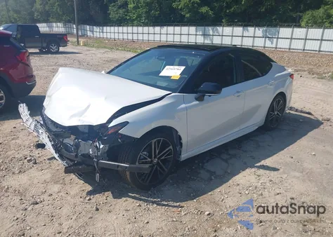 2025 Toyota Camry Xse z USA, uszkodzony, nr VIN 4T1DAACK2SU152855